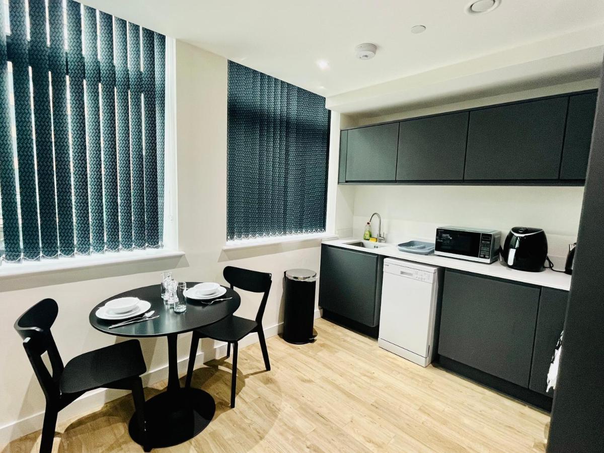 Fully Equipped One Bedroom Apartment Near Old Trafford Stadium! Manchester Eksteriør bilde
