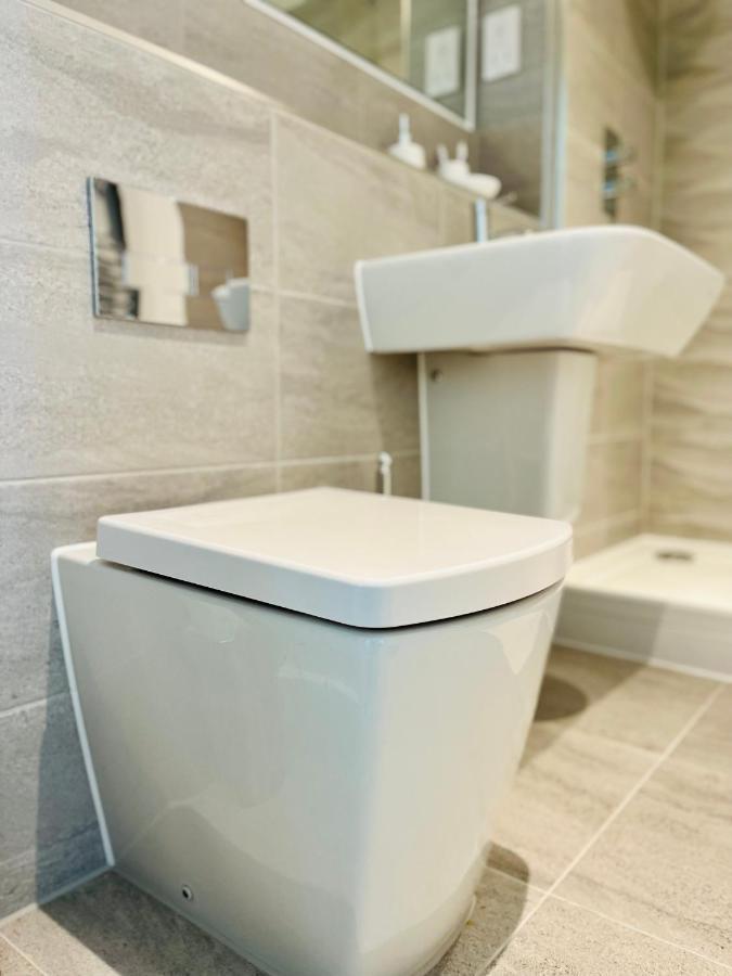 Fully Equipped One Bedroom Apartment Near Old Trafford Stadium! Manchester Eksteriør bilde